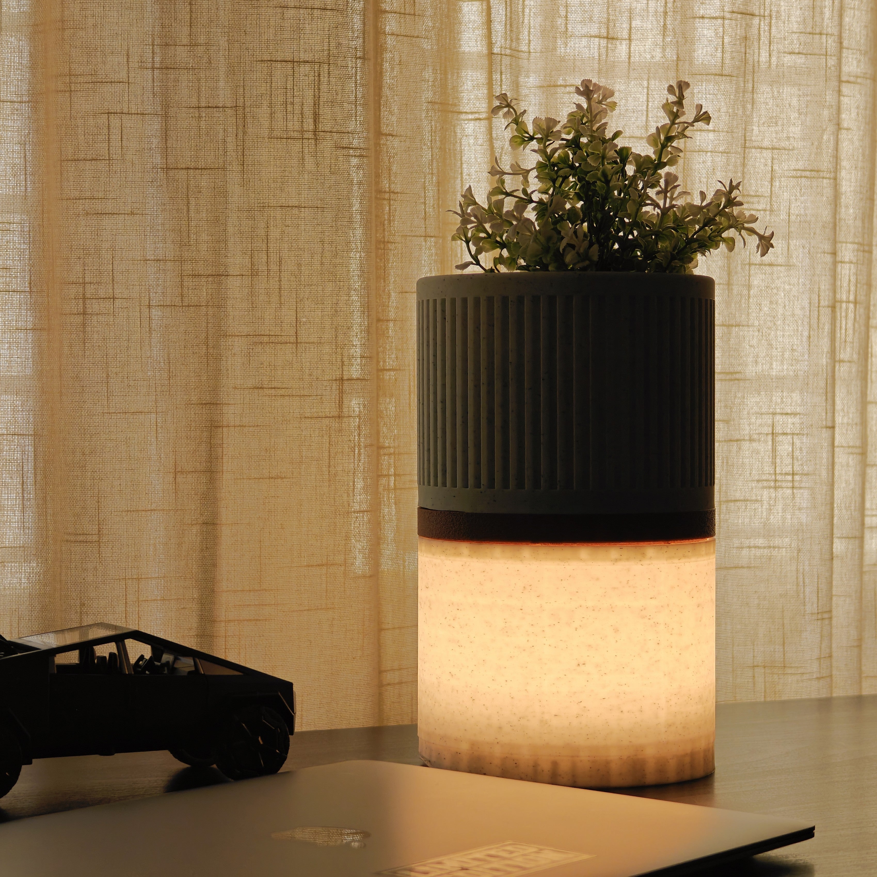 Zyra Glow Pot – 3D Printed Hybrid Lamp-Pot